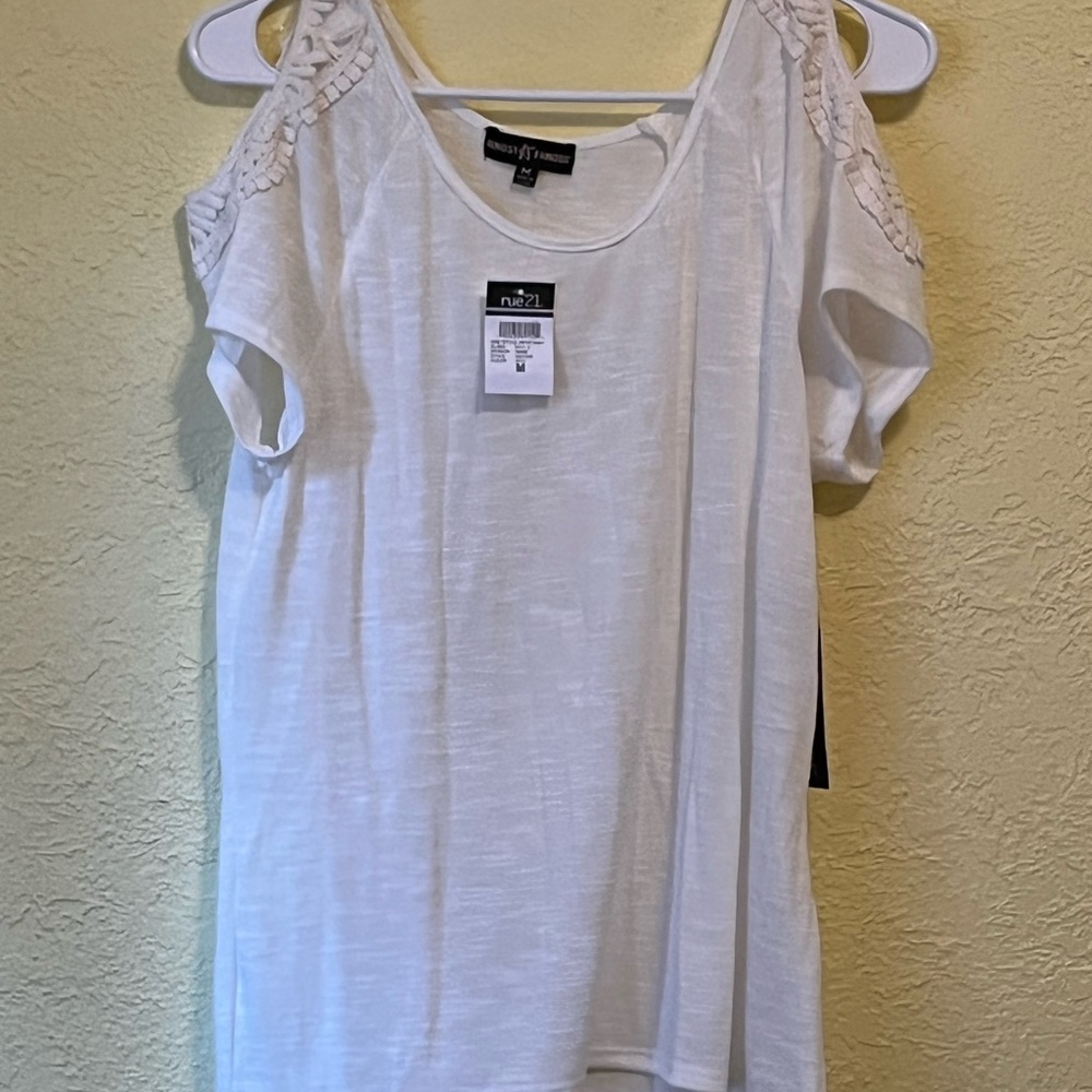 White Almost Famous short sleeved top
